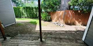 Charming Updated Condo in Great Location Gallery 22