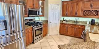 Seasonal Short-Term 4 Bedroom 3 Bathroom Heated Pool Home located in Venetian Golf & River Club! Gallery 30