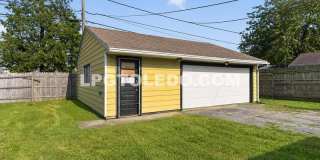 1525 Akron St. Gallery 36