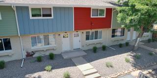 Edgewater Townhome - Great Value, Sloan's, In-Unit Laundry! Gallery 1