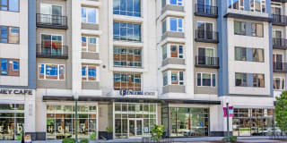 Encore 4505 at Town Center Apartments Gallery 2