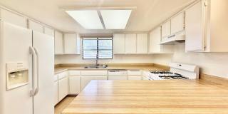 AVAILABLE NOW! 3 Bedroom 2 Bathroom Upper Level Apartment in Palm Desert!! Gallery 5