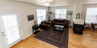 Downtown 3 Bedroom Townhome with 2 Car Garage Gallery 19