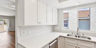 Gorgeous 2 bed/2 baths, located in the highly desired community of Woodbridge. Gallery 9