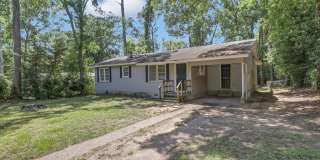 4 bed 2 bath house, Walk to Stadium!! Available July 2026 Gallery 10