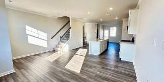Charming 3BR Townhome in Raleigh Gallery 1
