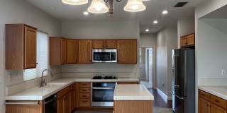 SPACIOUS 2 BEDROOM IN 55+ COMMUNITY!! Gallery 5