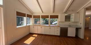 Spacious 4-Bedroom Home Plus Large Bonus Space – West Slope Vista Hills Gallery 25