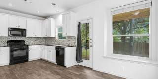 Stylish Open-Concept Home with Main Floor Primary Retreat Gallery 8
