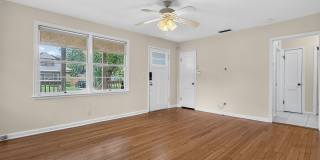 Charming Riverside Home! Gallery 10