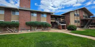 *AVAILABLE NOW*  Updated Condo with Mountain View, On Site Laundry, Off Street Parking Gallery 1