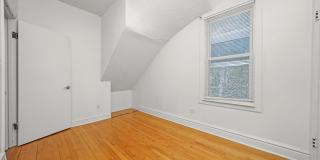 2444 W Gunnison St Gallery 11