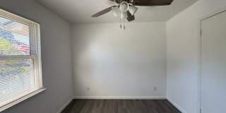 Charming 3 Bed 2 Bath Home with Fenced Yard Gallery 16