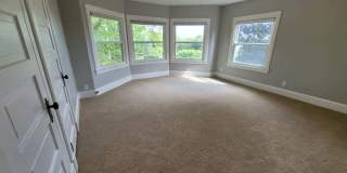 Beautiful 4 bedroom 2.5 house Gallery 14