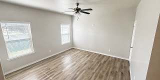 SPACIOUS 3BED/3/5BATH/2GARAGE TOWNHOME - 6040 24th Street Gallery 7