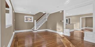 21 E REDMAN Avenue Gallery 16