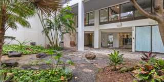 Downtown Honolulu Condo - AC . W/D . Full Kitchen Gallery 21