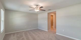 Modern 3BR/2.5BA Townhome with Pool Access & Deposit-Free Living! Gallery 9