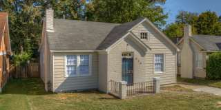 Beautiful 3-Bedroom Home with Modern Kitchen & Ensuite Gallery 1