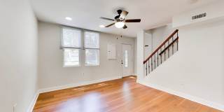 Beautiful- 3Bed/2Bath Townhome! Gallery 8