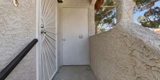 Upgraded 2 bedroom 2 bath upstairs condo Gallery 7
