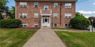 90 Gum Street unit: 1N Gallery 1