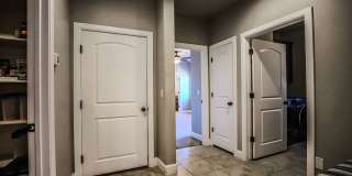 4 Bed, 3 Bath, 3 Car Garage for rent. Small Dog Allowed Gallery 29