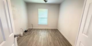 2413 Delta Avenue N Gallery 4