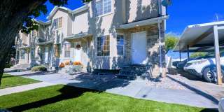 Huge Townhome in coveted East Cottonwood Heights! Gallery 1