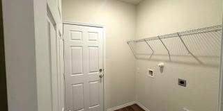 Open-Concept Living with Easy Access to I-10 & Loop 1604 Gallery 7