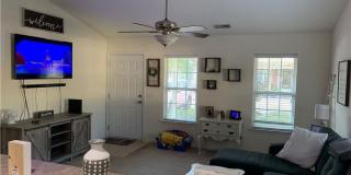 Cute, Convenient Townhome! Gallery 1