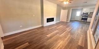 Charming 3 Bed 2 Bath Home with Bonus Den and Detached Garage Gallery 5