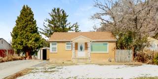 Comfortable 2 Bed, 2 Bath Pet-Friendly Home with Central Air & Cozy Flooring! - Available on June 10th! Gallery 1