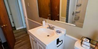 Charming 3-Bedroom Home in Fairview Park Gallery 22