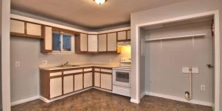 1418 N Main (Apt B) Street Gallery 9