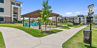 Sadler House Luxury Apartment Homes Gallery 42