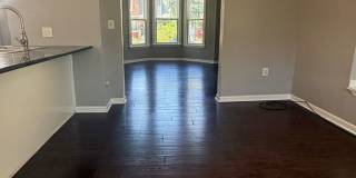 4 Bedroom House with Primary Suite 4 Bedroom House with Primary Suite Gallery 9