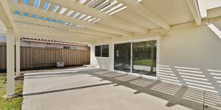 Beautiful Westlake First Neighborhood Family Home w/ Large Backyard with Panoramic Mtn Views Gallery 12