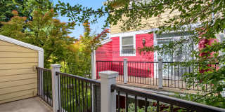 Freshly Remodeled 3-Story Townhome in a Gated Community — Blocks to MAX & Gresham Station Gallery 20