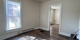 3 bedroom, 1 bath, 2 story half double house Gallery 1