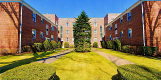 33 E Grand Gallery 1