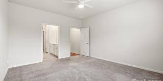 162 White Apple Way Gallery 13