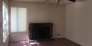 Spacious 2 Story Home Gallery 10
