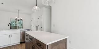 5006 Grayton Alley Gallery 17