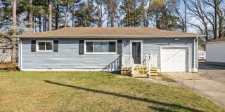 Quiet 3-Bedroom Home with Spacious Garage – Convenient Chesapeake Location Gallery 1