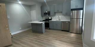 422 W Belden Ave Gallery 7