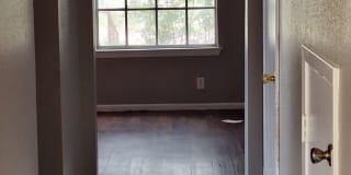 Spacious Townhome! Gallery 4