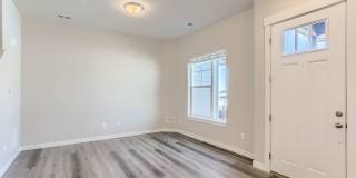 Beautiful 3 Bed 2.5 Bath Townhome with 2 Car Garage in Longmont Beautiful 3 Bed 2.5 Bath Townhome with 2 Car Garage in Longmont Gallery 4