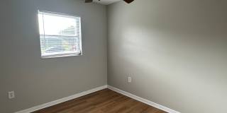 Updated 3 bedroom w/ Large Yard Gallery 16