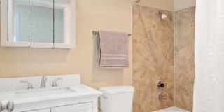 Stonebridge Gallery 119